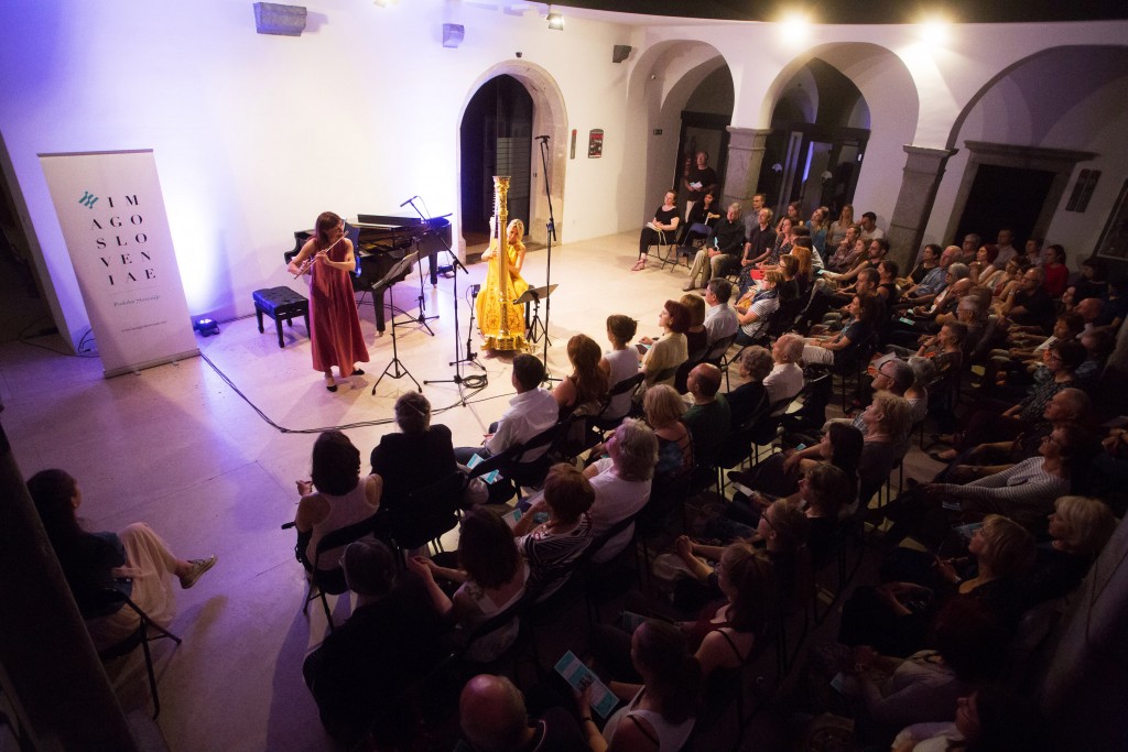 KONCERT ZA FLAVTO, HARFO IN KLAVIR :  Karolina Šantl Zupan, flavta; Mojca Zlobko Vajgl, harfa; Sae Lee, klavir; predstavitev novega albuma; Mestni muzej, 21.6.2017, Imago Sloveniae