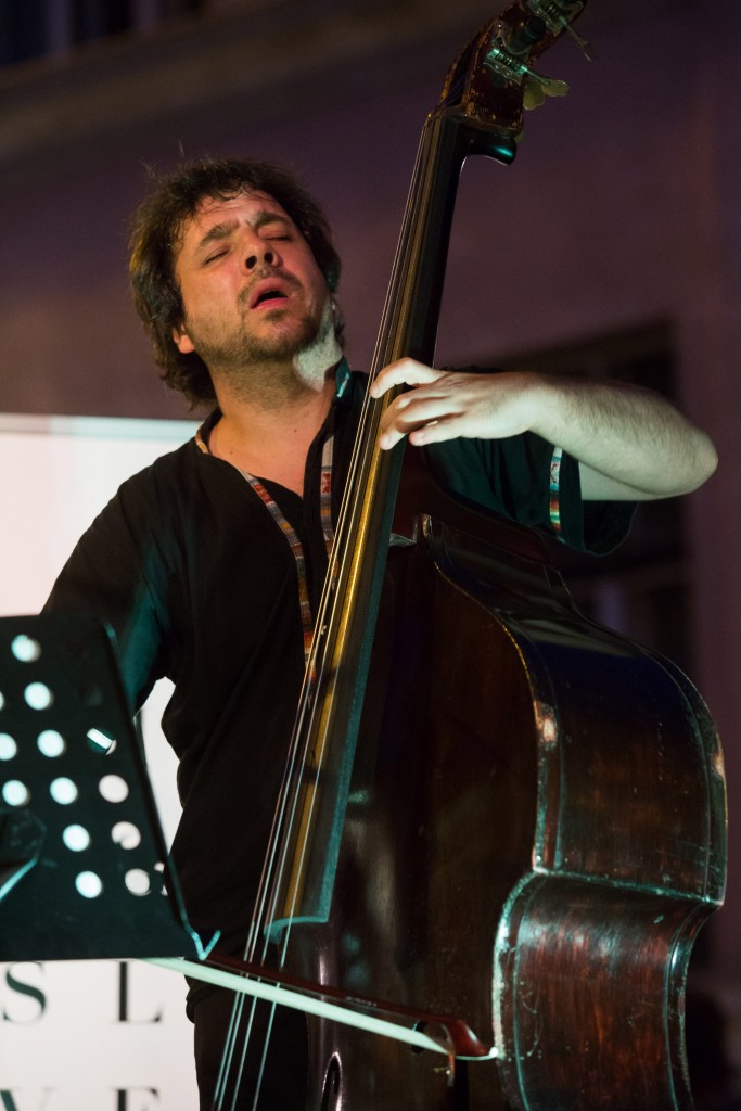 Jazz oder  TRIO SANCHEZ-LUMPERT-WIENING (Španija, Slovenija, Nemčija) Javier Moreno Sanchez, kontrabas  Igor Lumpert, tenor saksofon  Mareike Wiening, klavir in bobni  Stari trg, Ljubljana, Petek, 7. 7. 2017  Imago Sloveniae